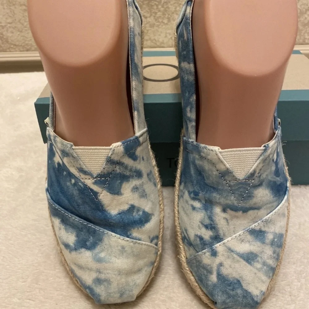 TOMS Blue And White Tie-Dye Espadrilles